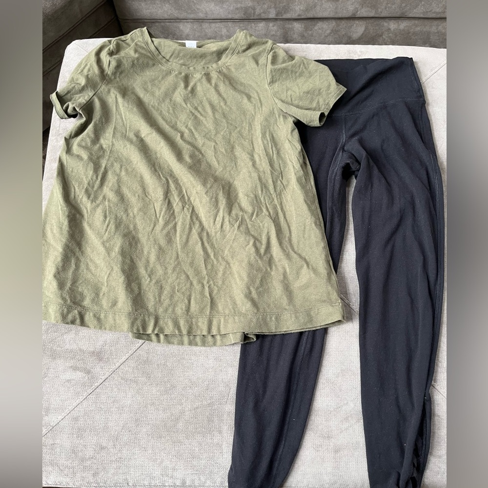 Tshirt and leggings women’s size small